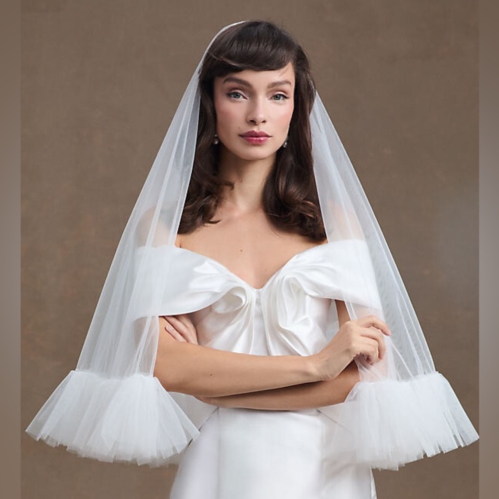 SOCIETY JAMES STEPHANIE RUFFLED VEIL